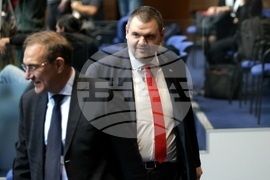 Парламент - извънредно заседание