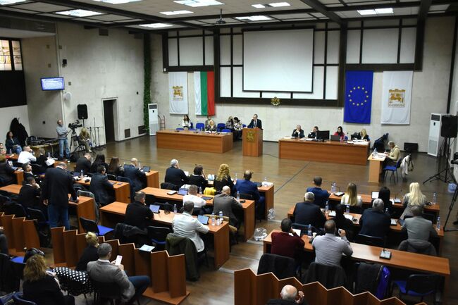 Община Благоевград: Детските градини в Благоевград преминават на делегирани бюджети, съветниците приеха ПУП за моста на Покровнишко шосе