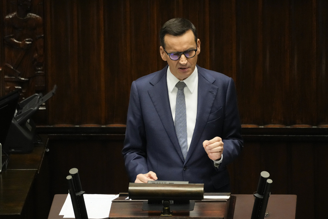 Полската прокуратура започна разследване за ролята на бившия премиер Моравецки в закупуването на защитни средства по време на пандемията