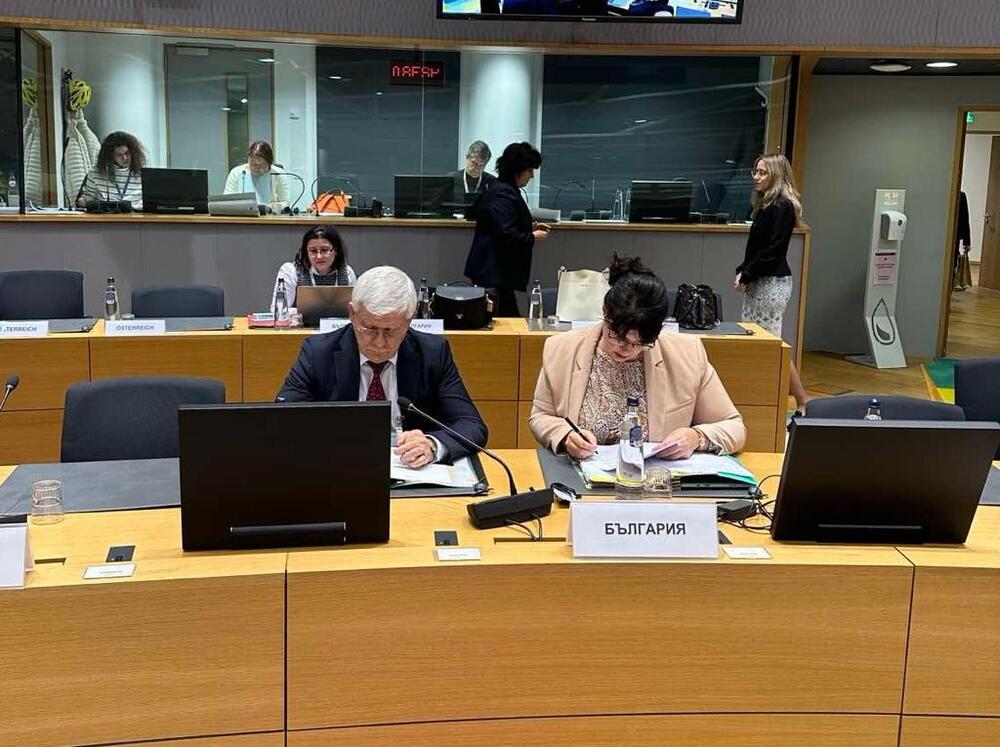 Министър Вътев: България гласува „въздържал се“ по предложението за Регламента за нови геномни техники