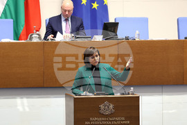 Парламент - извънредно заседание - Корнелия Нинова