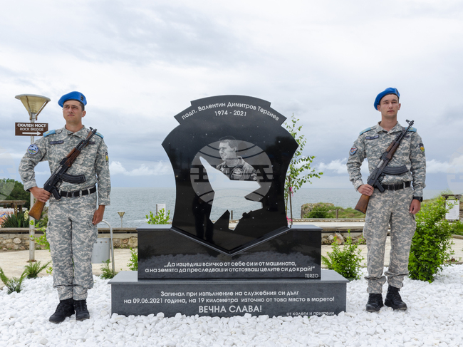 Село Тюленово - подполковник Валентин Терзиев - паметна плоча