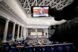 Парламент - извънредно заседание