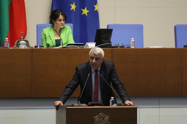 БСП към сглобката: Обложете свръхпечалбата на банките, както е в Европа, и 600 млн. лв. ще отидат за българските граждани