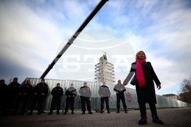 Паметник на Съветската армия - кран