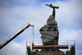 Паметник на Съветската армия - демонтаж