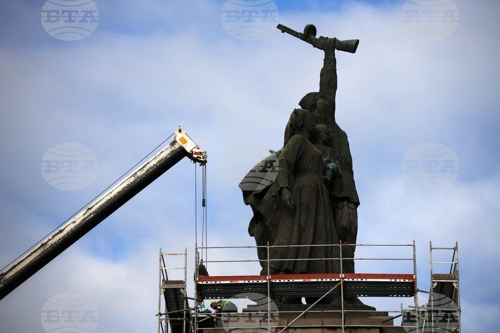 Паметник на Съветската армия - демонтаж