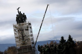 Паметник на Съветската армия - демонтаж