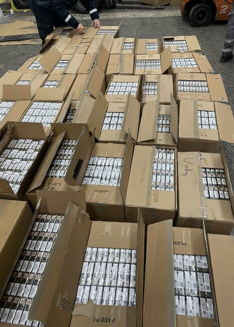 Customs Seize Over 787,000 Smuggled Cigarettes Hidden in Truck at Kapitan Andreevo Border Checkpoint