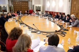 Парламент - Комисията по бюджет и финанси