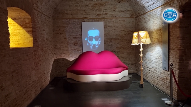 Вселената на Салвадор Дали пристигна в Букурещ; изложбата показва 170 оригинални творби и се оценява на 30 млн. евро