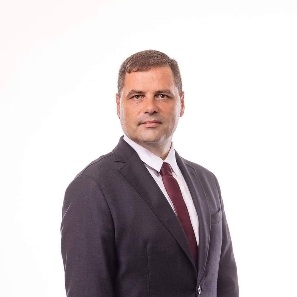 Ивайло Папов от „Възраждане“ към управляващите: Пестите от бюджета за образование, защото няма какво да усвоявате от там