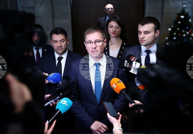 Парламент - Възраждане - брифинг