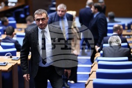 Парламент - извънредно заседание