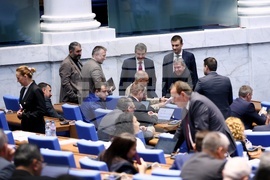 Парламент - извънредно заседание