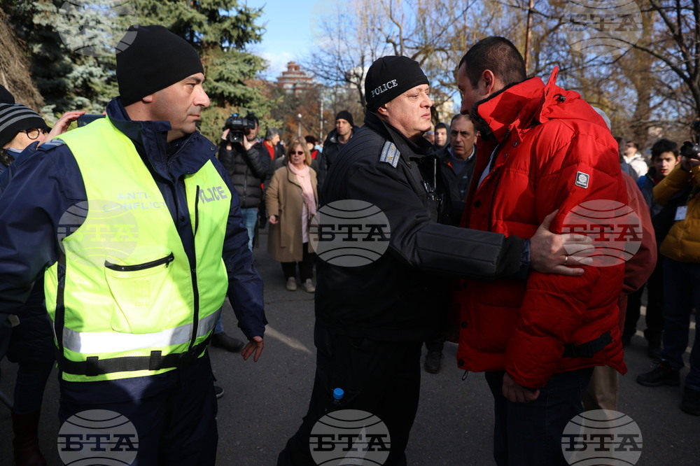 Паметник на Съветската армия - протест