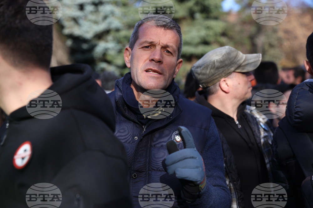 Паметник на Съветската армия - протест