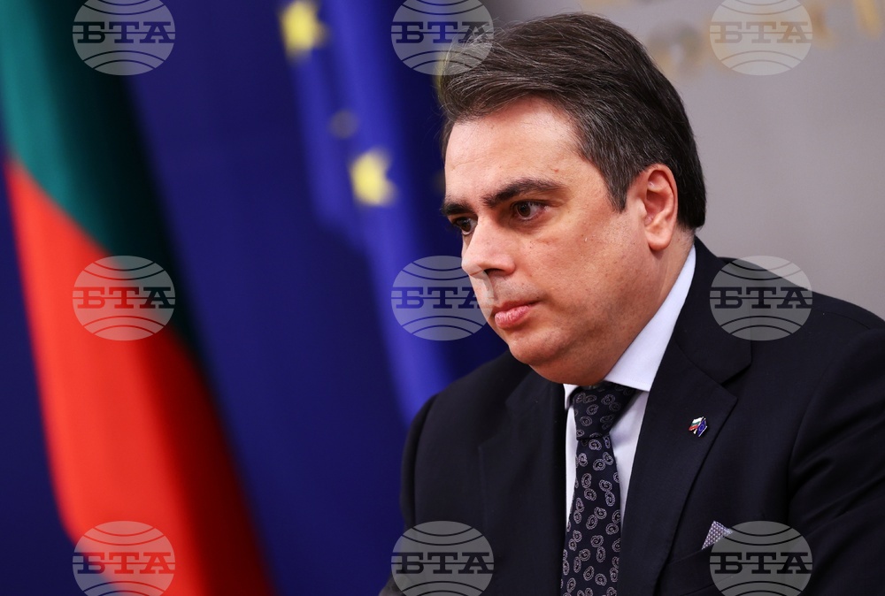 Министерски съвет - брифинг - Асен Василев