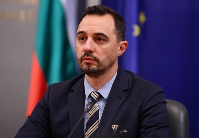 Оттук нататък трябва да е ясна датата за присъединяване на България и Румъния към Шенген и какви са условията, каза министър Богдан Богданов