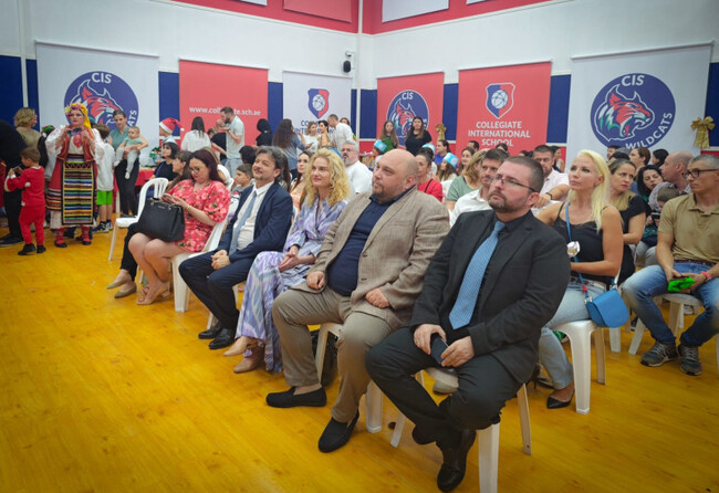 Зарица Динкова: Учениците от българските училища в чужбина са посланици на нашата традиция и култура