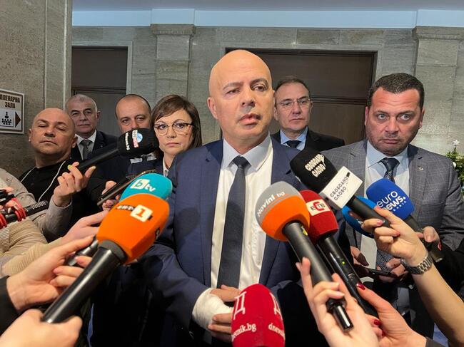 Свиленски: След като не успяха да го демонтират, даден им е срок до петък Паметникът на Съветската армия да бъде нарязан