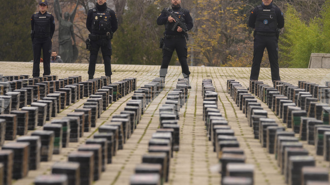 Испания обяви разбиването на мрежа за трафик на кокаин, свързан с "Балканския картел"