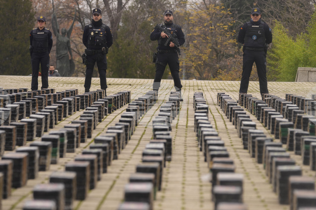 Испания обяви разбиването на мрежа за трафик на кокаин, свързан с "Балканския картел"