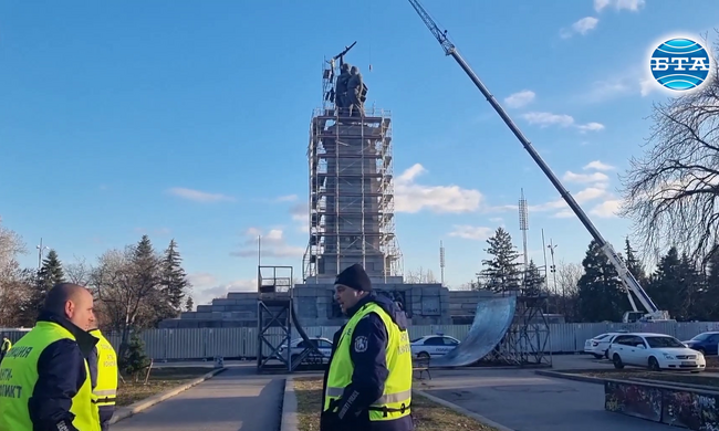 МВР ще охранява денонощно пространството около Паметника на съветската армия