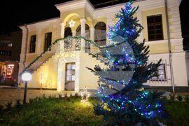 Бургас - коледната елха - тематична лекция