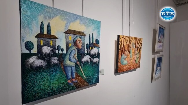 Повече от четиридесет художници подредиха свои картини в традиционна коледна изложба в Благоевград