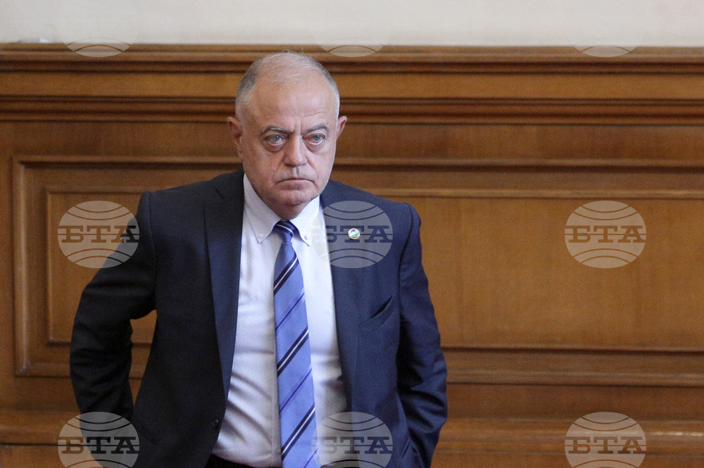 РИК във Варна регистрира листата на коалиция "Демократична България – Обединение" за парламентарните избори