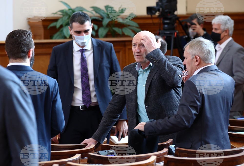 Размерът на задължителната здравноосигурителна вноска за тази година е осем на сто, гласува окончателно парламентът