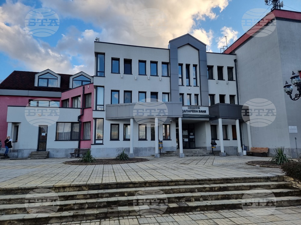 Общинската избирателна комисия в Сапарева баня допусна до балотаж Калин Гелев и Васил Маргин