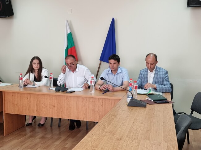 Председатели на общински съвети в област Благоевград обсъдиха казуси с възстановяване на земеделски земи на среща, инициирана от областния управител