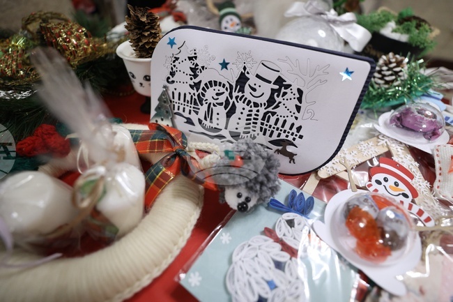 Министерство на труда и социалната политика - коледен базар на каузите