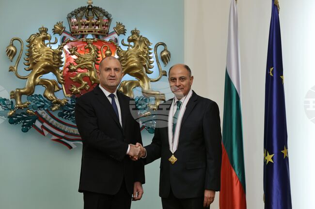 Румен Радев - Халед Ибрахим Емара - орден „Мадарски конник“ първа степен