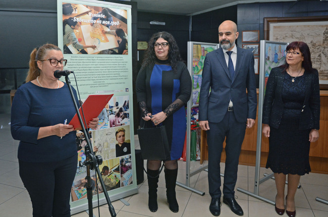 Община Варна: Ученици от Варна рисуваха „Бъдещето на моя град“