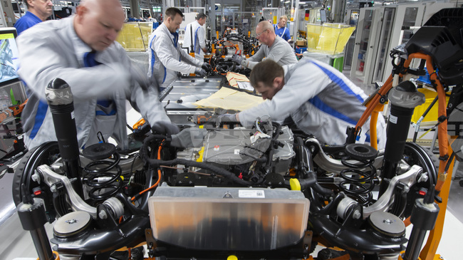 Германската промишленост е съкратила 124 000 работни места през 2025 г., автомобилният сектор е най-засегнат, сочи проучване