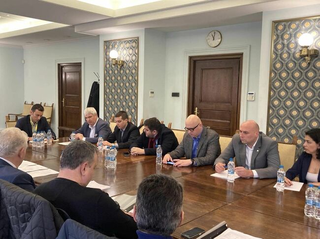 Федерация на транспортните работници към КТ "Подкрепа" поиска на среща с кмета на София Васил Терзиев увеличение с 30% на заплатите в градския транспорт