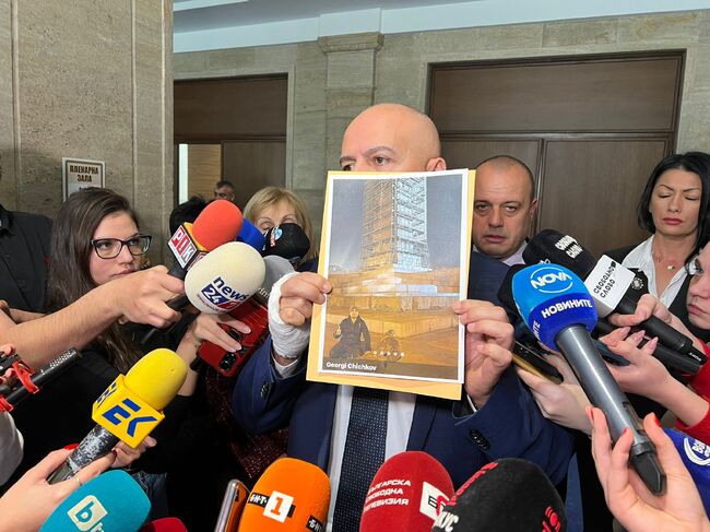 Свиленски: Искаме изслушване на министъра на културата и министъра на регионалното развитие заради Паметника на Съветската армия