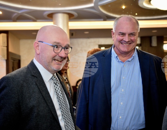 Варна - форум - „Отговорът на българската образователна система на притока на украински бежанци“