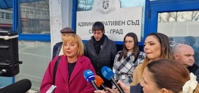 Мая Манолова: Завеждаме дело за незабавно прекратяване талибанското нарязване на Паметника на Съветската армия