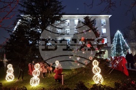 Ямбол - община Тунджа - коледна елха - светлини