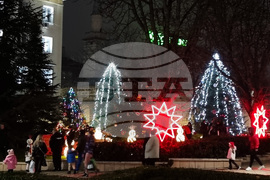 Ямбол - община Тунджа - коледна елха - светлини