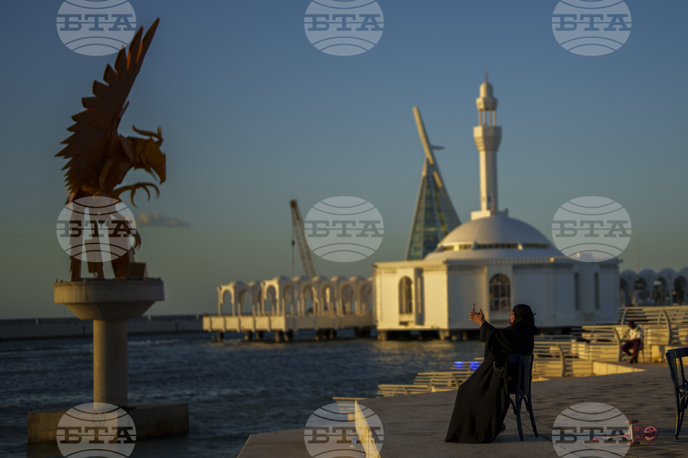 Иран атакува американска база в Саудитска Арабия, Рияд съобщава за прехванати ракети