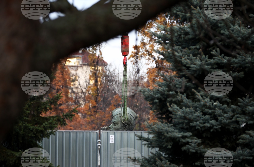 Паметник на съветската армия - демонтаж