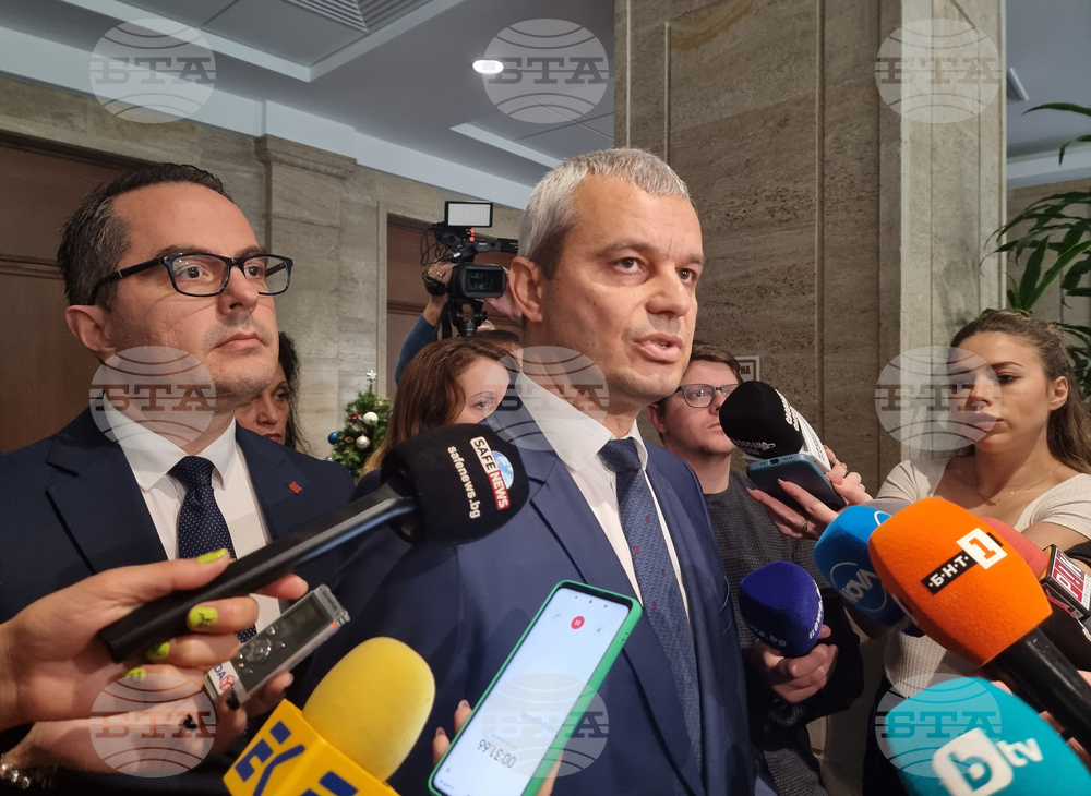 Няма заповед нито за демонтаж, нито за реставрация на Паметника на Съветската армия, обясни Костадин Костадинов