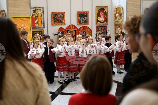 Парламент- изложба "Да бъде светлина"