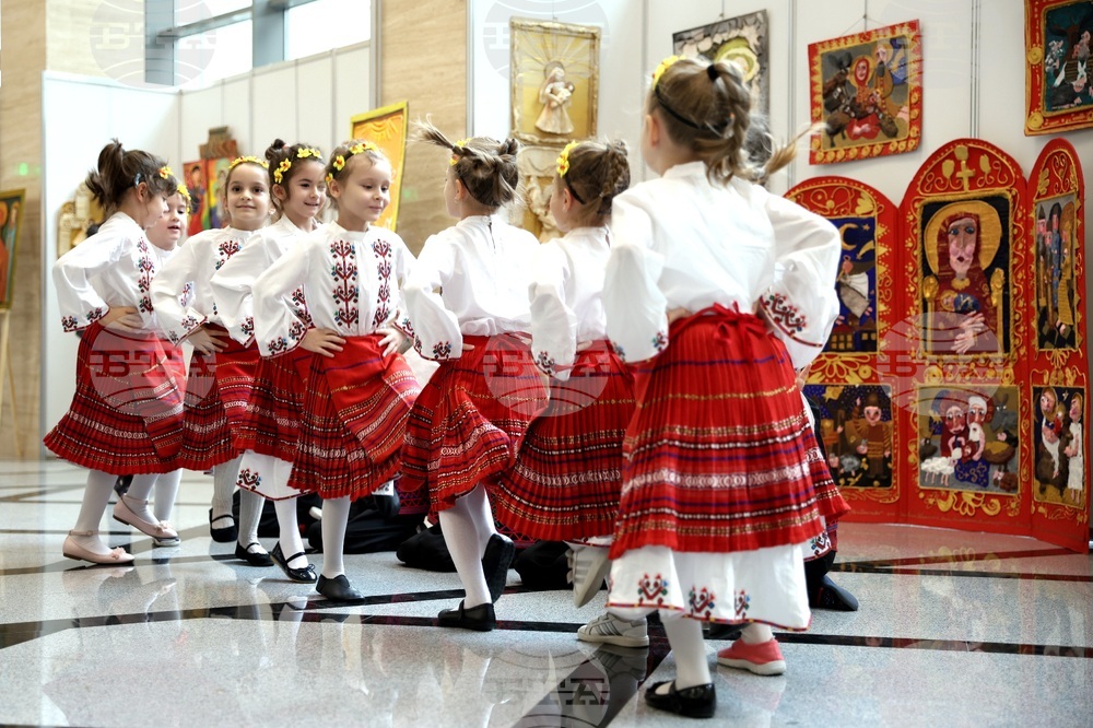 Парламент- изложба "Да бъде светлина"