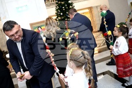 Парламент- изложба "Да бъде светлина"